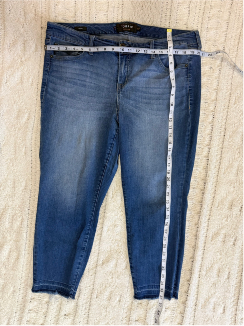 Torrid Bombshell Skinny Jeans High Rise Stretch Frayed Raw Hem Denim Plus 20 - Picture 5 of 14